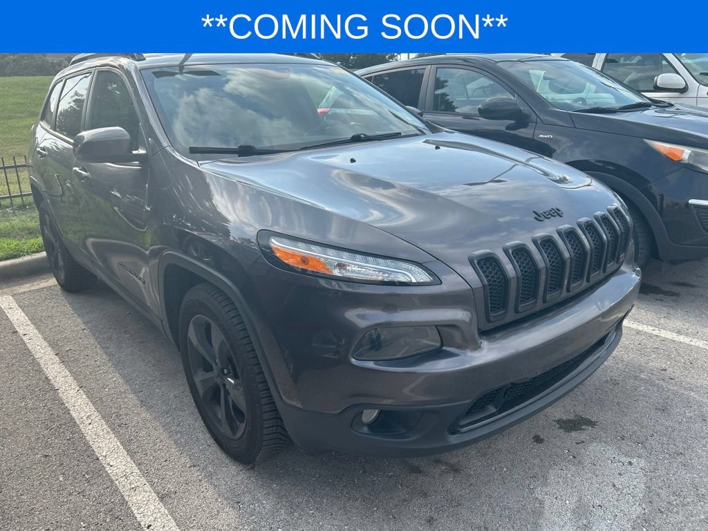 Used 2018 Jeep Cherokee Limited w/ Luxury Group AWD/4WD image 3