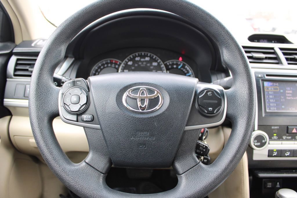 Used 2012 Toyota Camry LE image 27