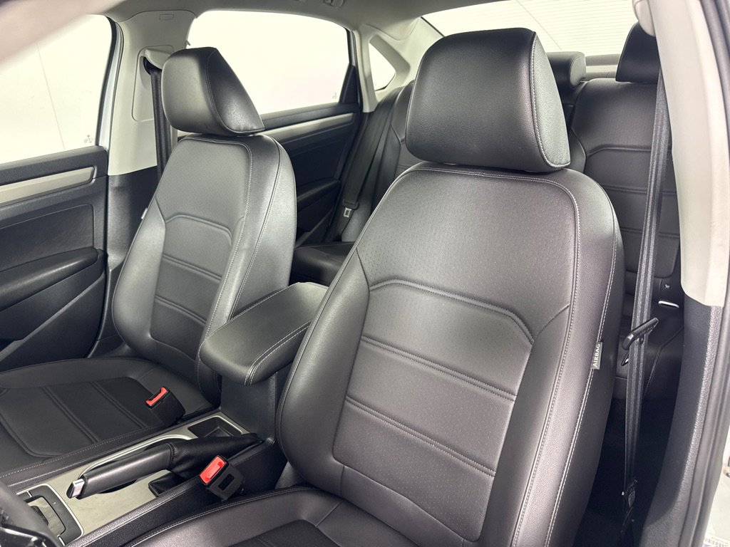 Used 2021 Volkswagen Passat 2.0T SE image 15