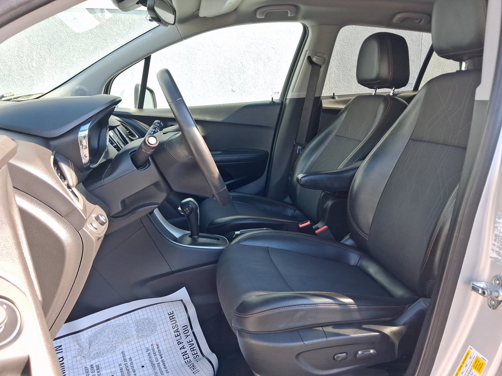 Used 2019 Chevrolet Trax LT w/ LT Convenience Package AWD/4WD image 5