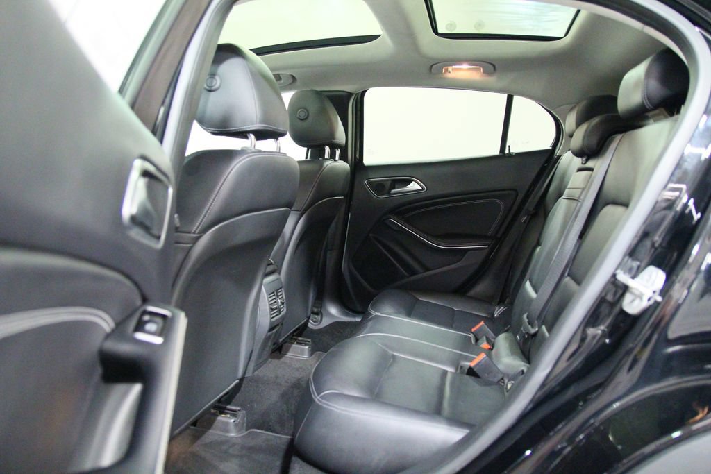 Used 2015 Mercedes-Benz GLA 250 4MATIC image 28
