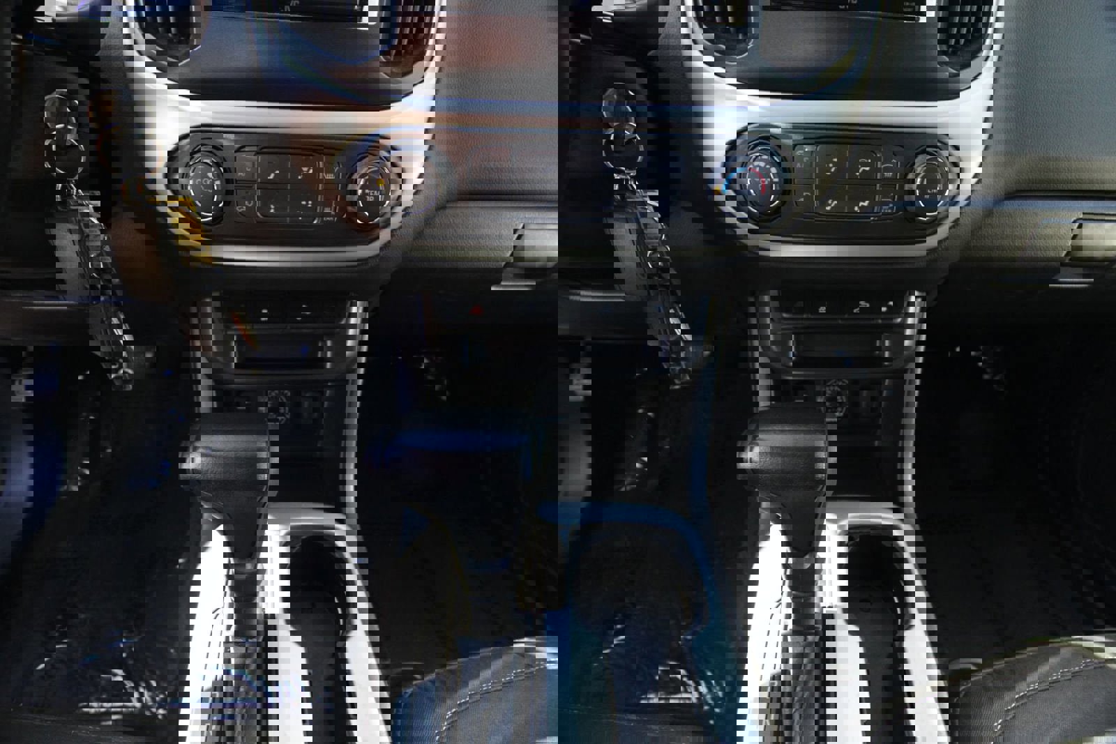 Used 2017 Chevrolet Colorado LT w/ LT Convenience Package RWD image 17