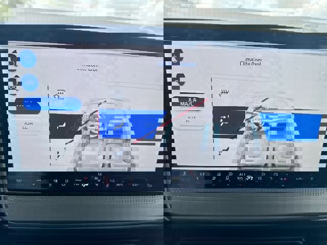 New 2025 Ford Maverick Lariat w/ Black Appearance Package image 19