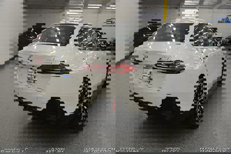 Used 2024 BMW i5 M60 w/ Premium Package image 9