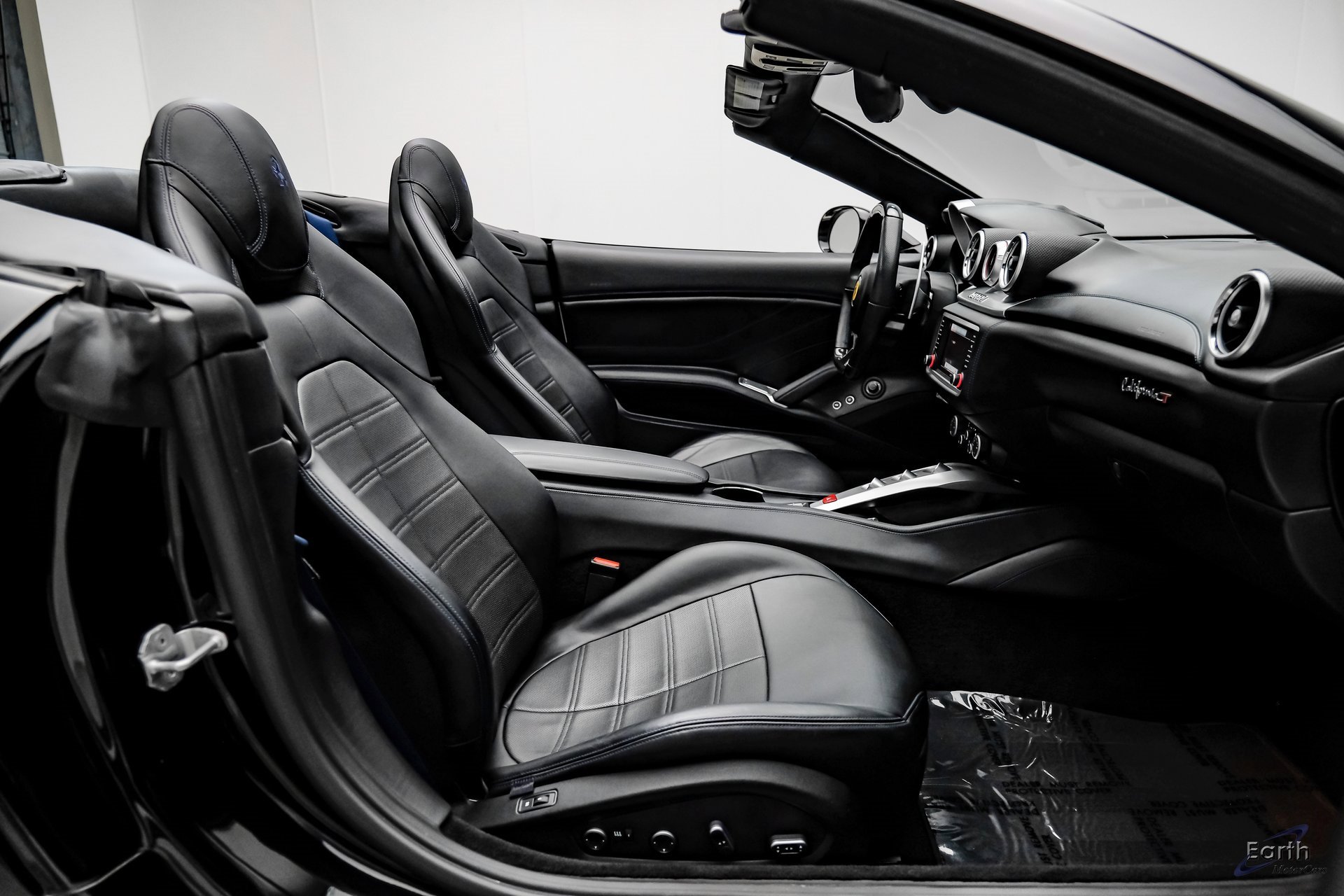 Used 2016 Ferrari California T image 53