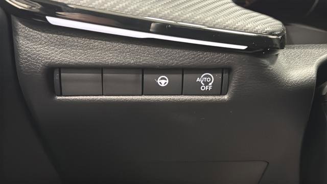 Used 2025 Nissan Kicks SR FWD image 30