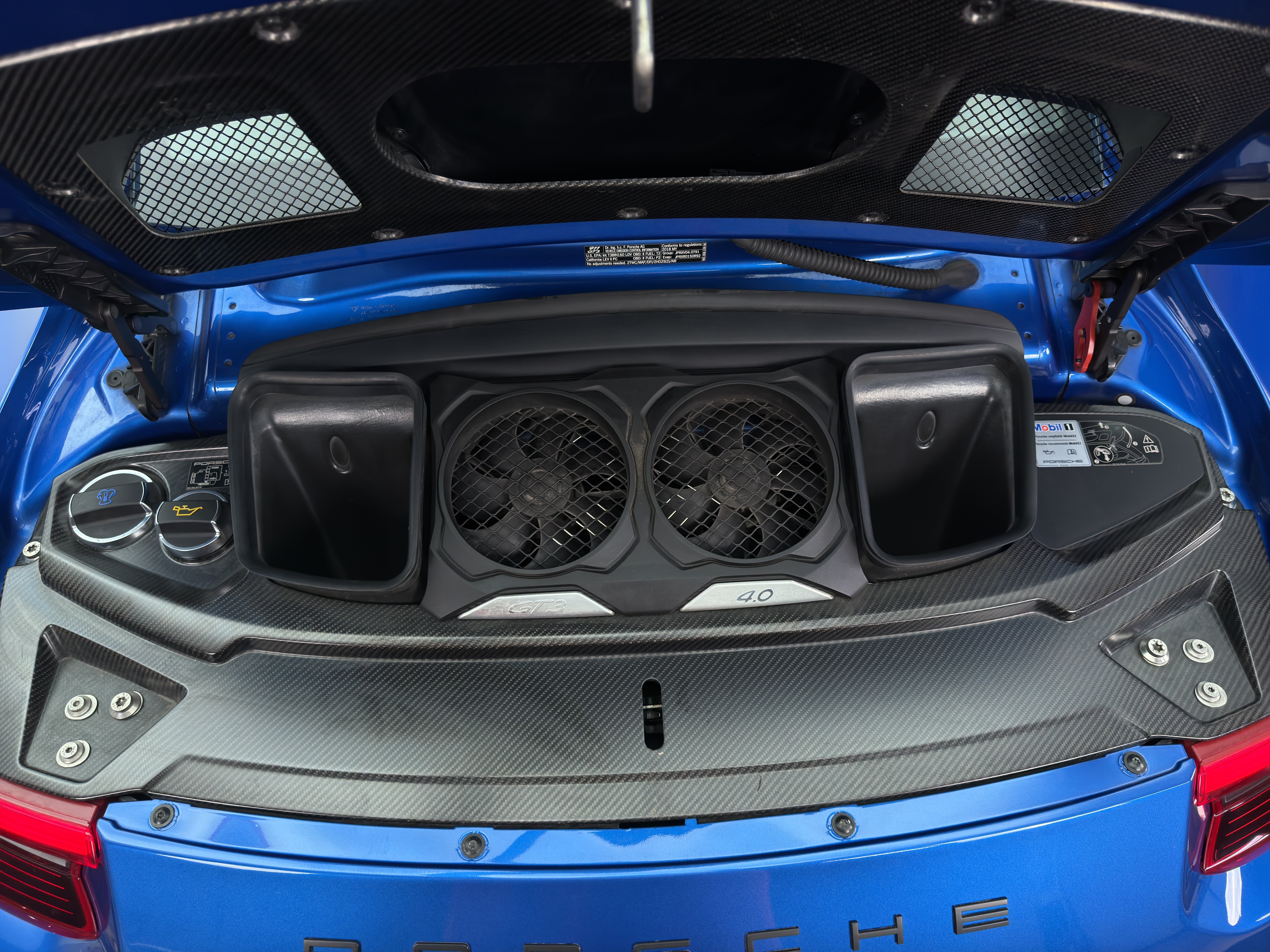 Used 2018 Porsche 911 GT3 w/ Light Design Package RWD image 19