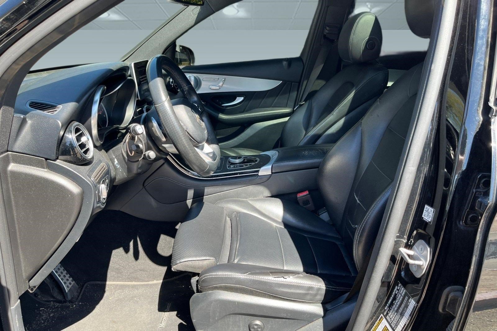 Used 2019 Mercedes-Benz GLC 300 image 3