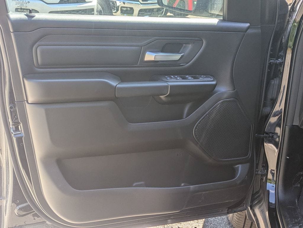 New 2026 RAM 1500 Express AWD/4WD image 10