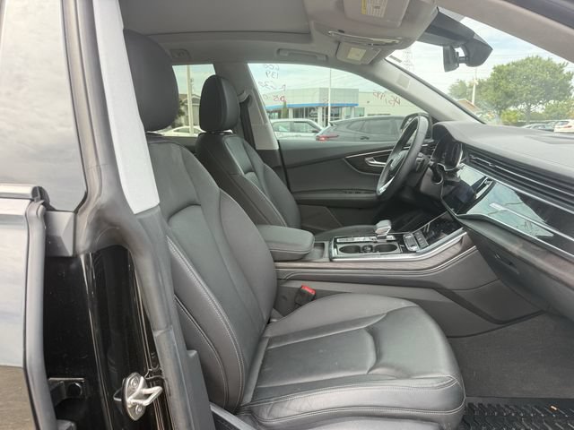 Used 2023 Audi Q8 Premium Plus AWD/4WD image 27