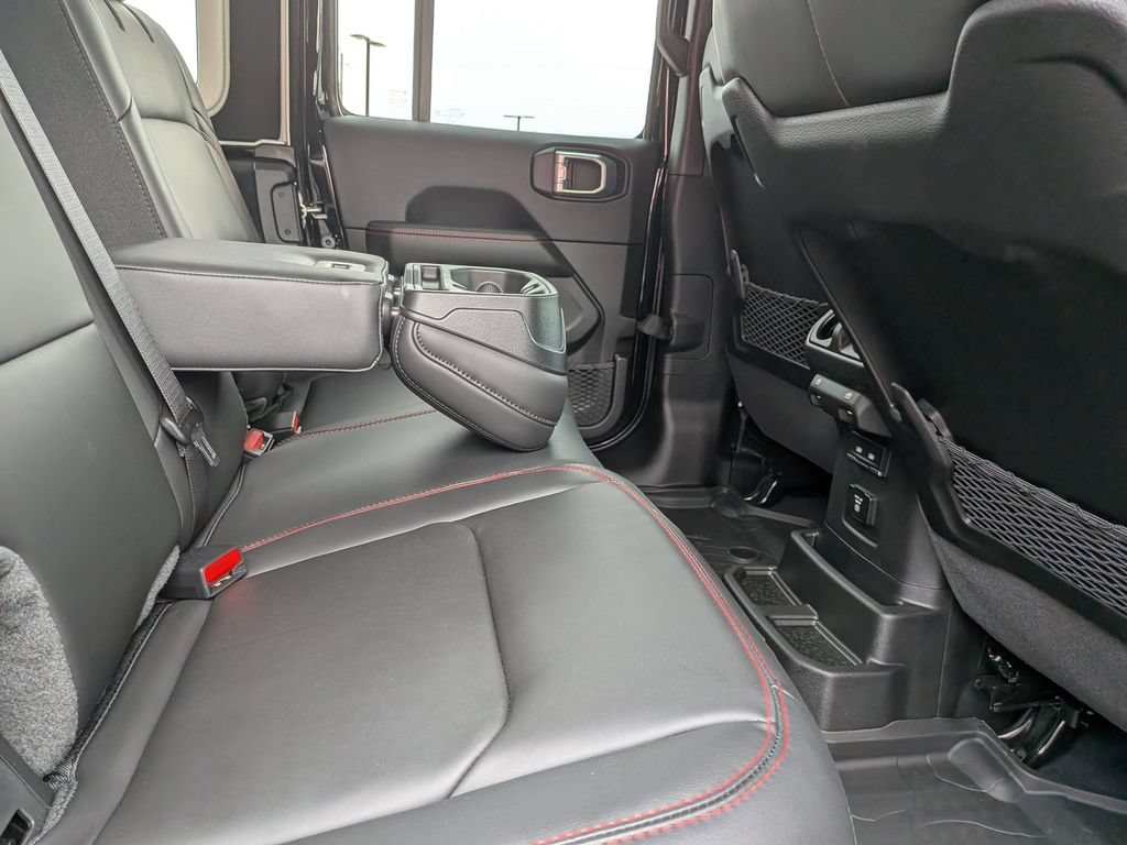 Used 2026 Jeep Wrangler Unlimited Rubicon AWD/4WD image 26