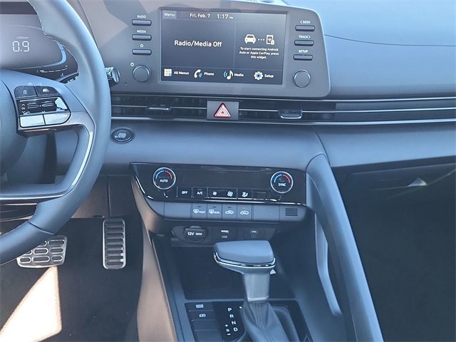 Certified 2025 Hyundai Elantra Sport image 18