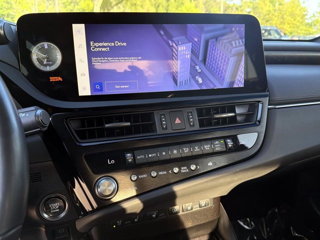 Used 2023 Lexus ES 350 Ultra Luxury w/ Accessory Package (Z2) FWD image 18