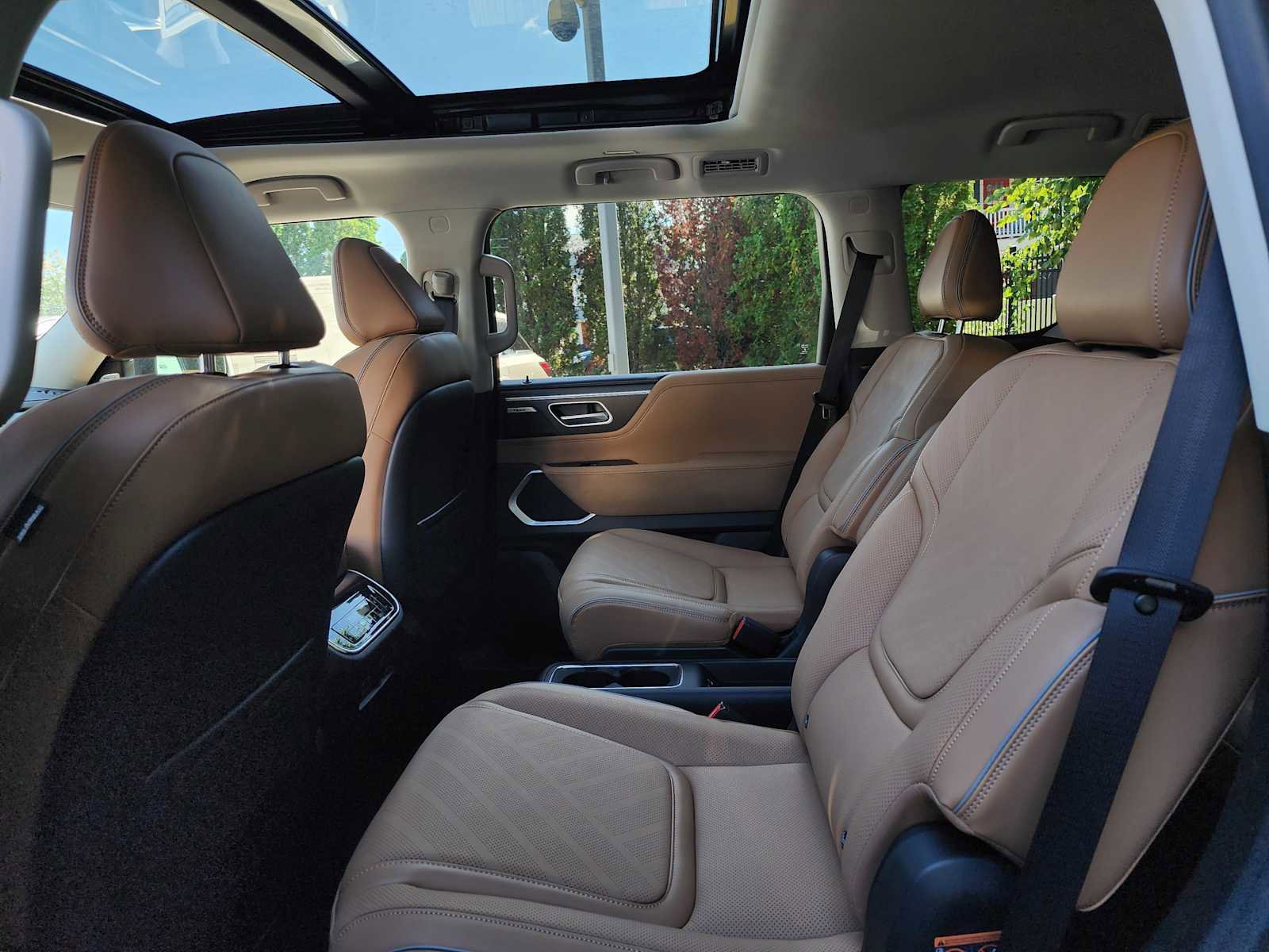 New 2026 INFINITI QX80 Luxe w/ Cargo Package image 4