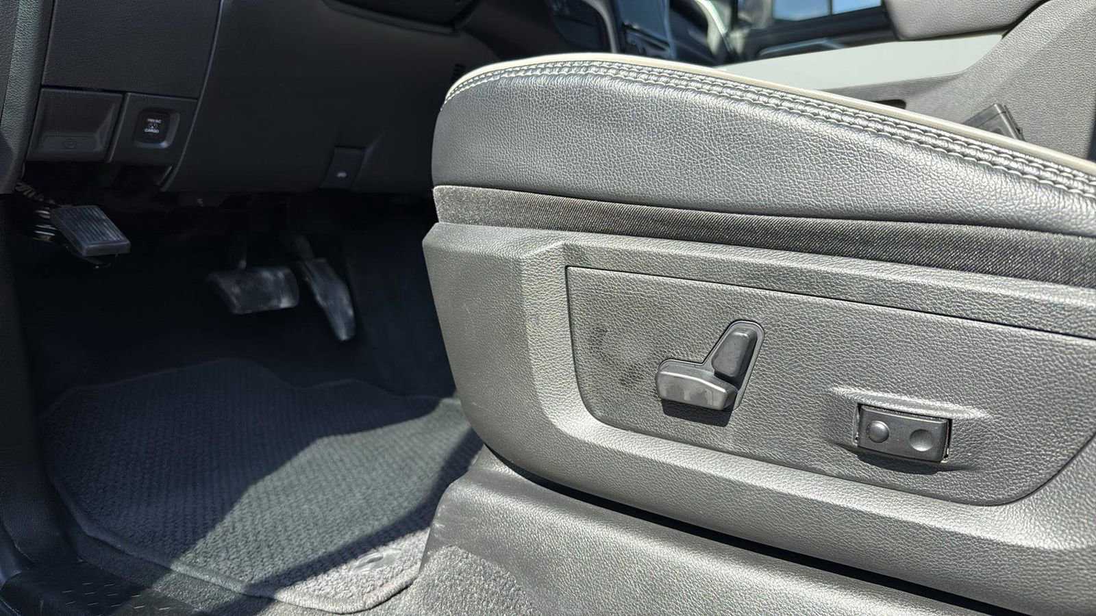 Used 2023 RAM 2500 Laramie image 11