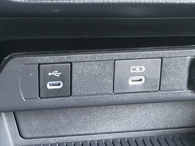 Used 2024 Toyota Prius XLE FWD image 17