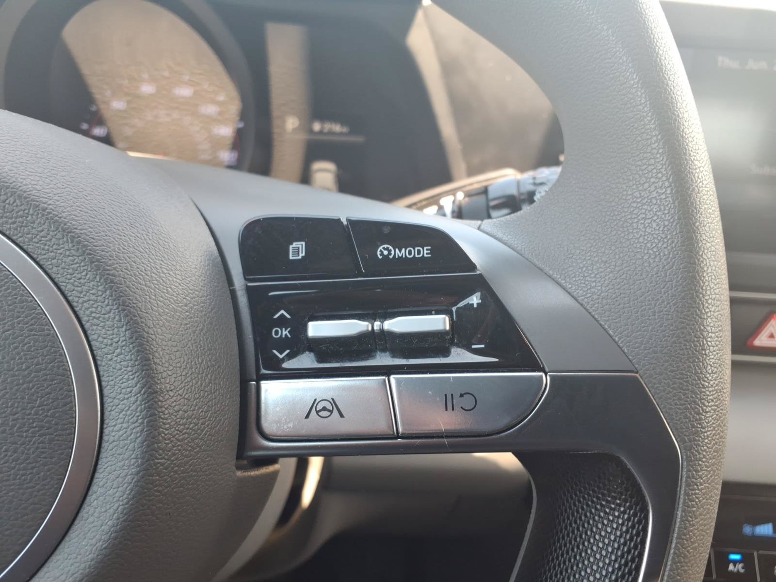 Certified 2022 Hyundai Elantra SEL w/ Preferred Accessory Package FWD image 29