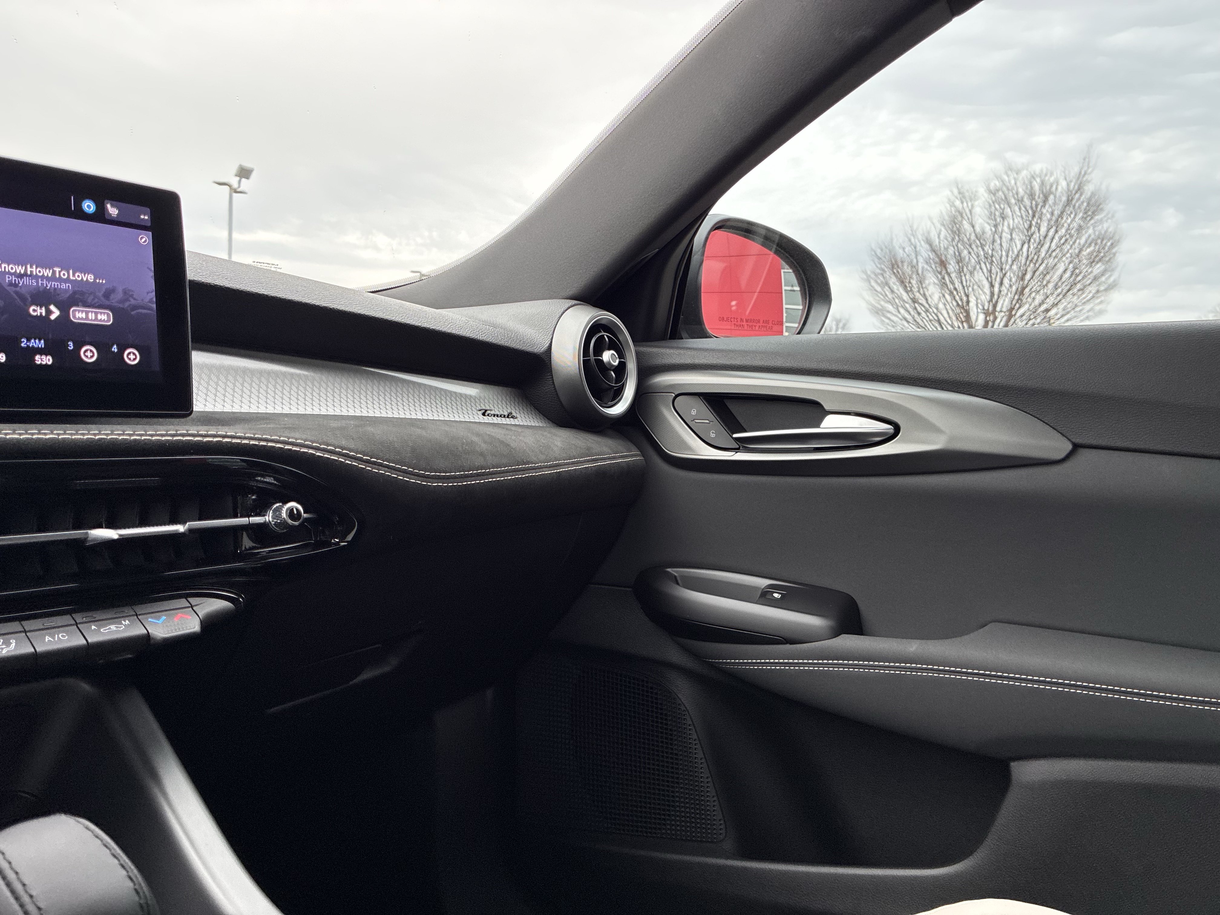 New 2026 Alfa Romeo Tonale AWD/4WD image 21
