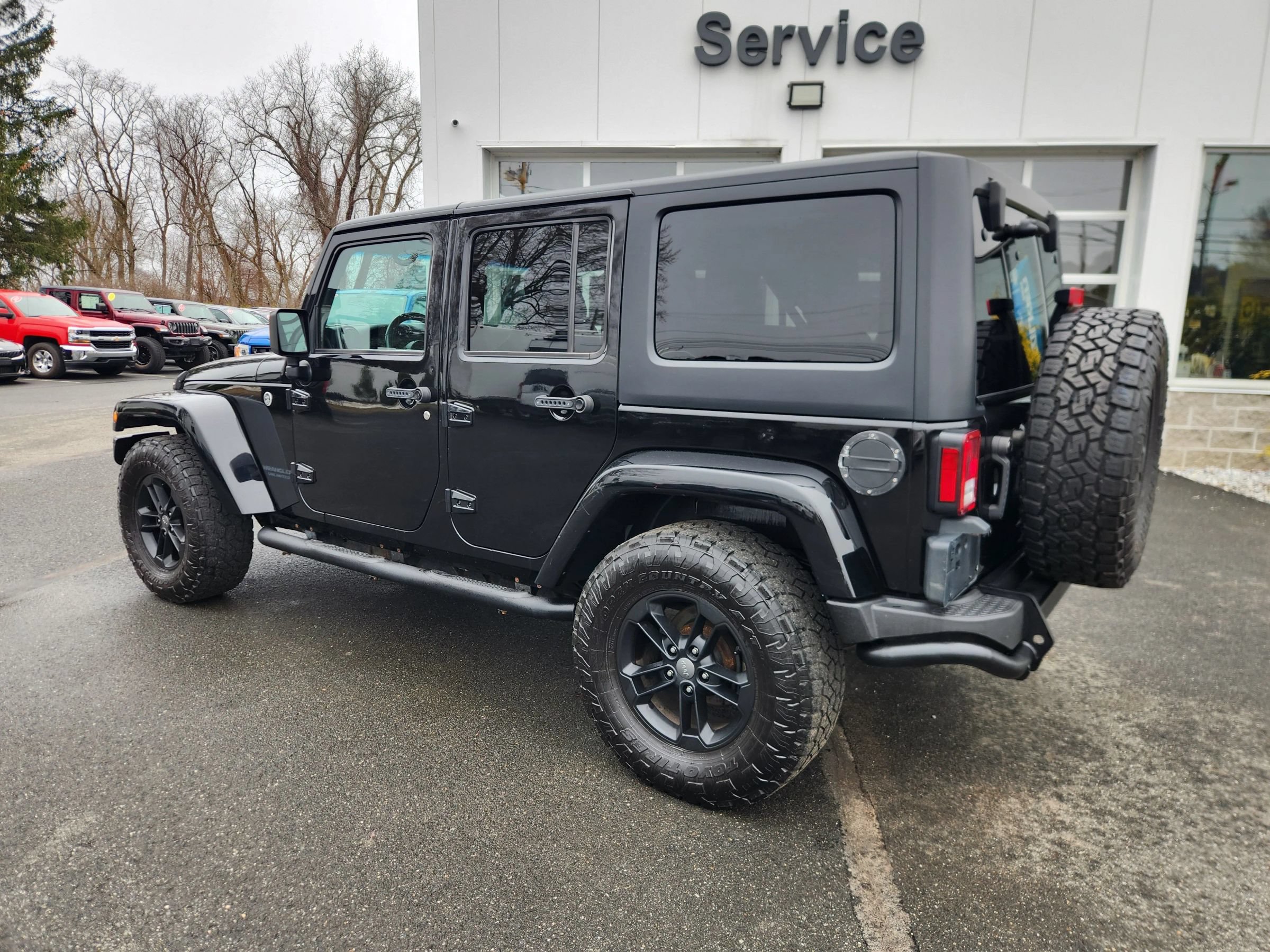 Used 2017 Jeep Wrangler Unlimited Sahara AWD/4WD image 14