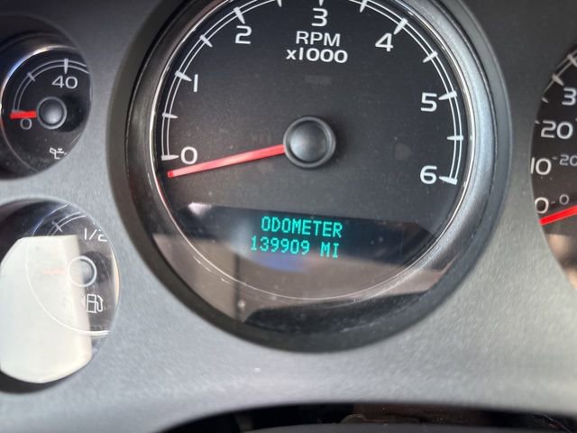 Used 2009 Chevrolet Suburban LTZ image 25