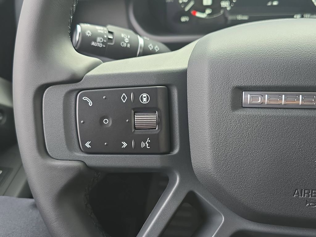 New 2026 Land Rover Defender 110 X-Dynamic SE image 17