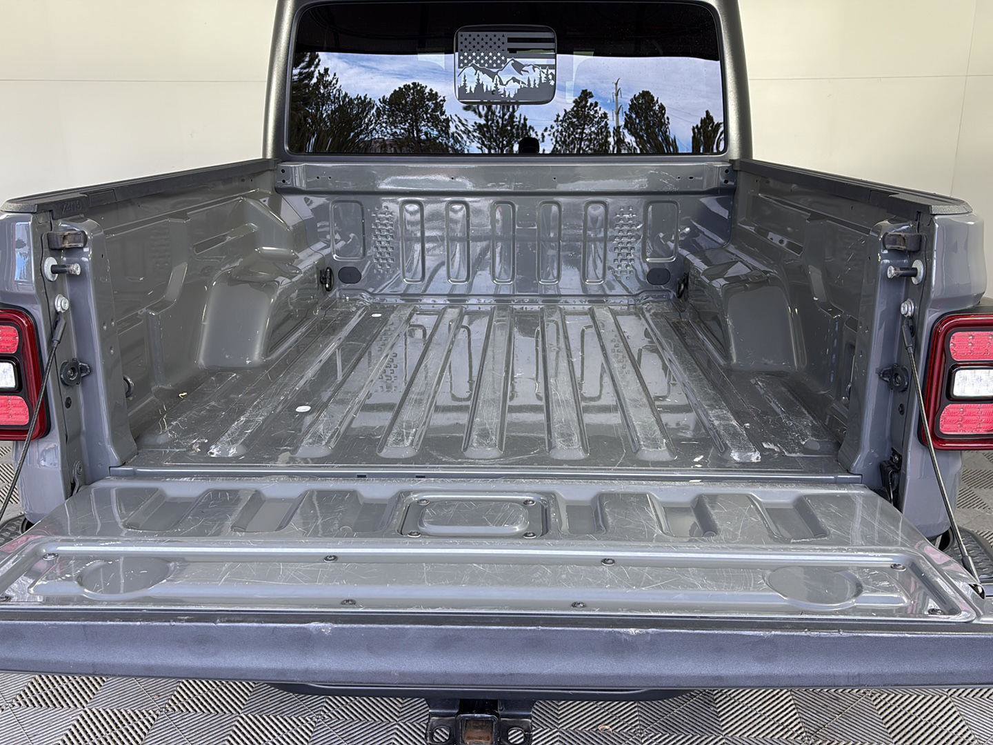 Used 2021 Jeep Gladiator Overland w/ Popular Equipment Package image 9