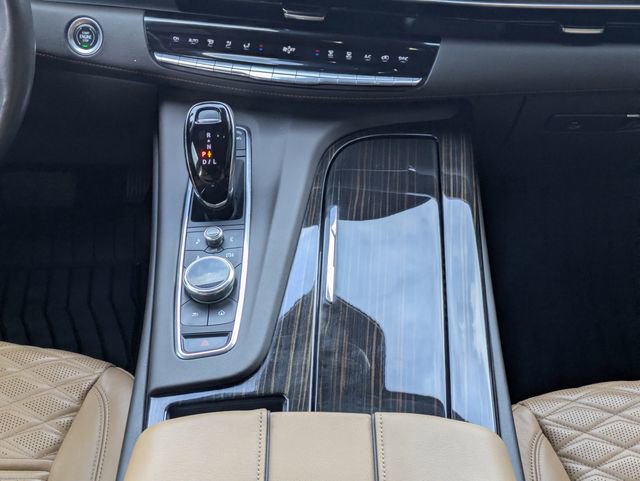 Used 2023 Cadillac Escalade Premium Luxury w/ Performance Package image 21