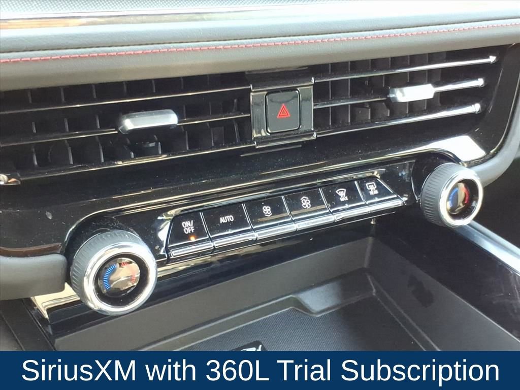 Used 2025 Chevrolet Suburban RST w/ Comfort Package AWD/4WD image 5