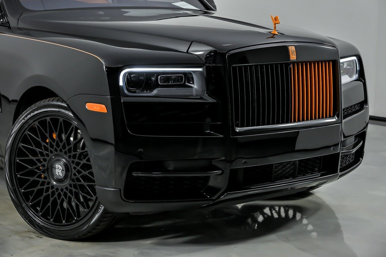 Used 2022 Rolls-Royce Cullinan w/ Dark Exterior Package AWD/4WD image 3