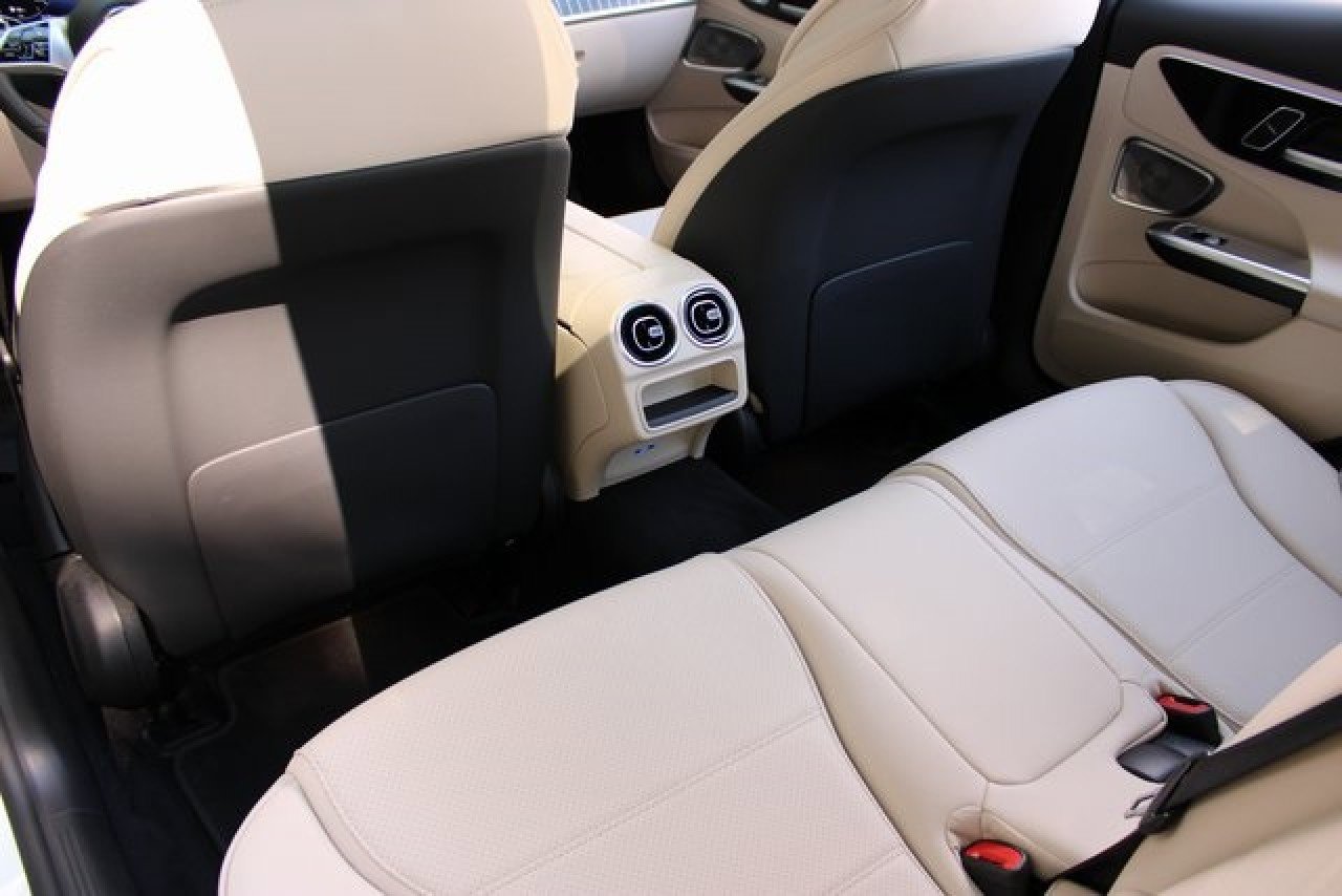 Used 2024 Mercedes-Benz C 300 4MATIC Sedan w/ Exclusive Trim Package image 10