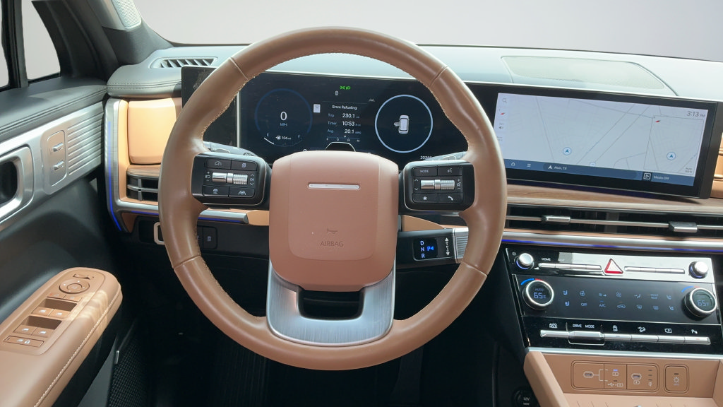 Used 2025 Hyundai Santa Fe Limited FWD image 9