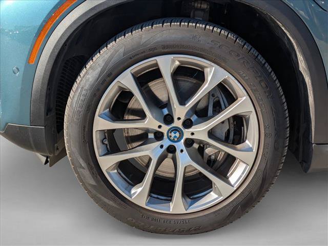 Used 2025 BMW X5 xDrive50e w/ Climate Comfort Package AWD/4WD image 9