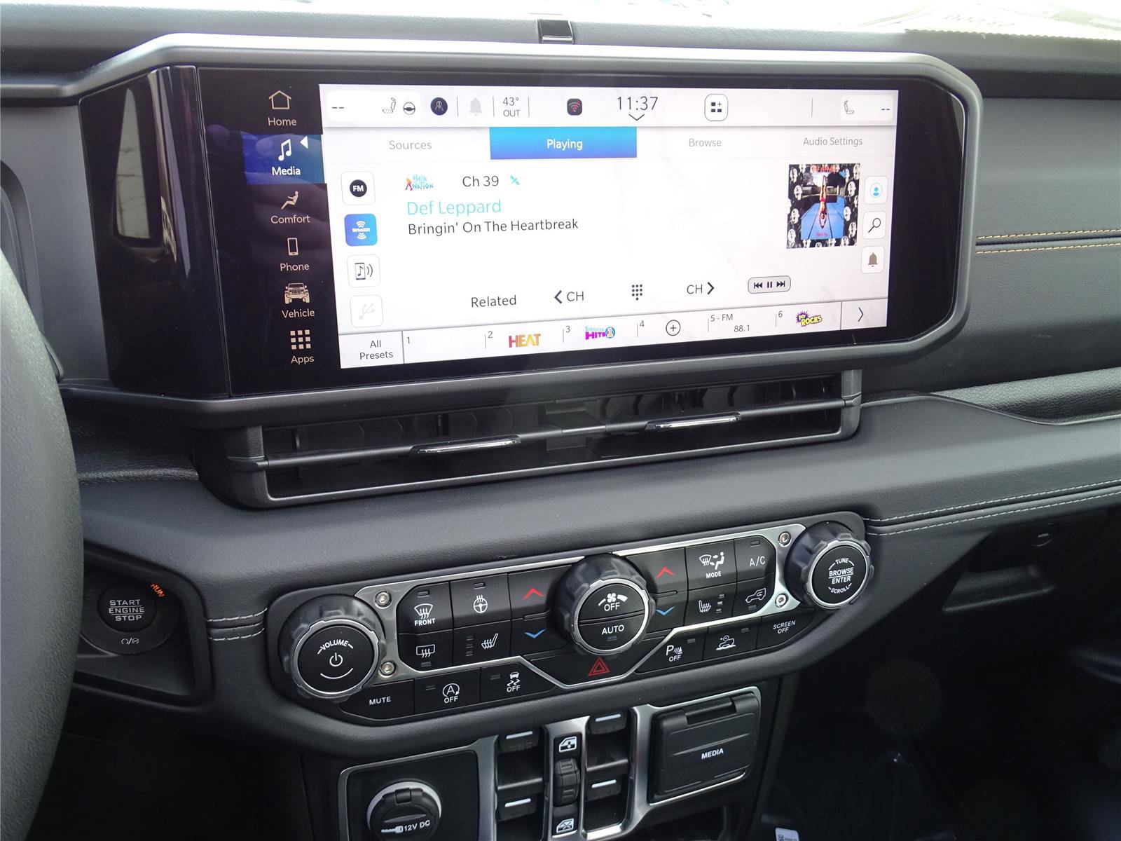 New 2025 Jeep Wrangler Sahara w/ Safety Group image 25