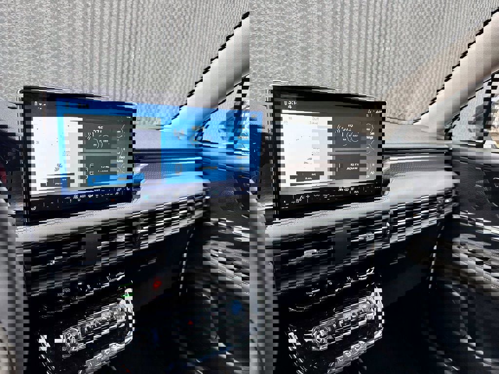 New 2025 Lincoln Corsair Grand Touring image 23