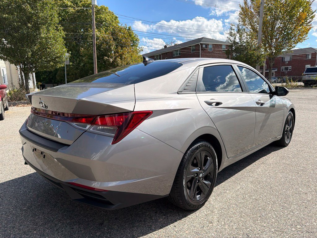 Used 2021 Hyundai Elantra SEL FWD image 7