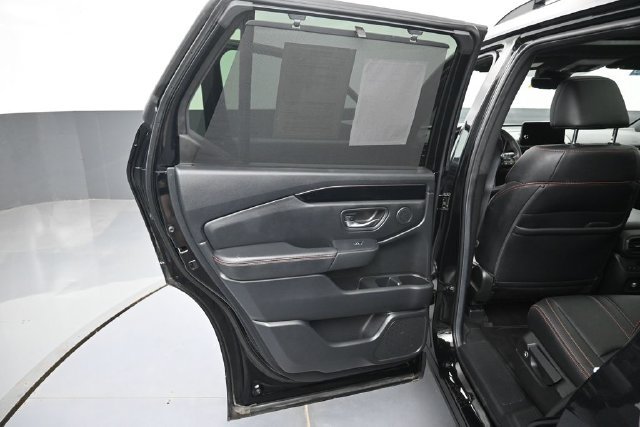 Certified 2025 Honda Pilot TrailSport image 27