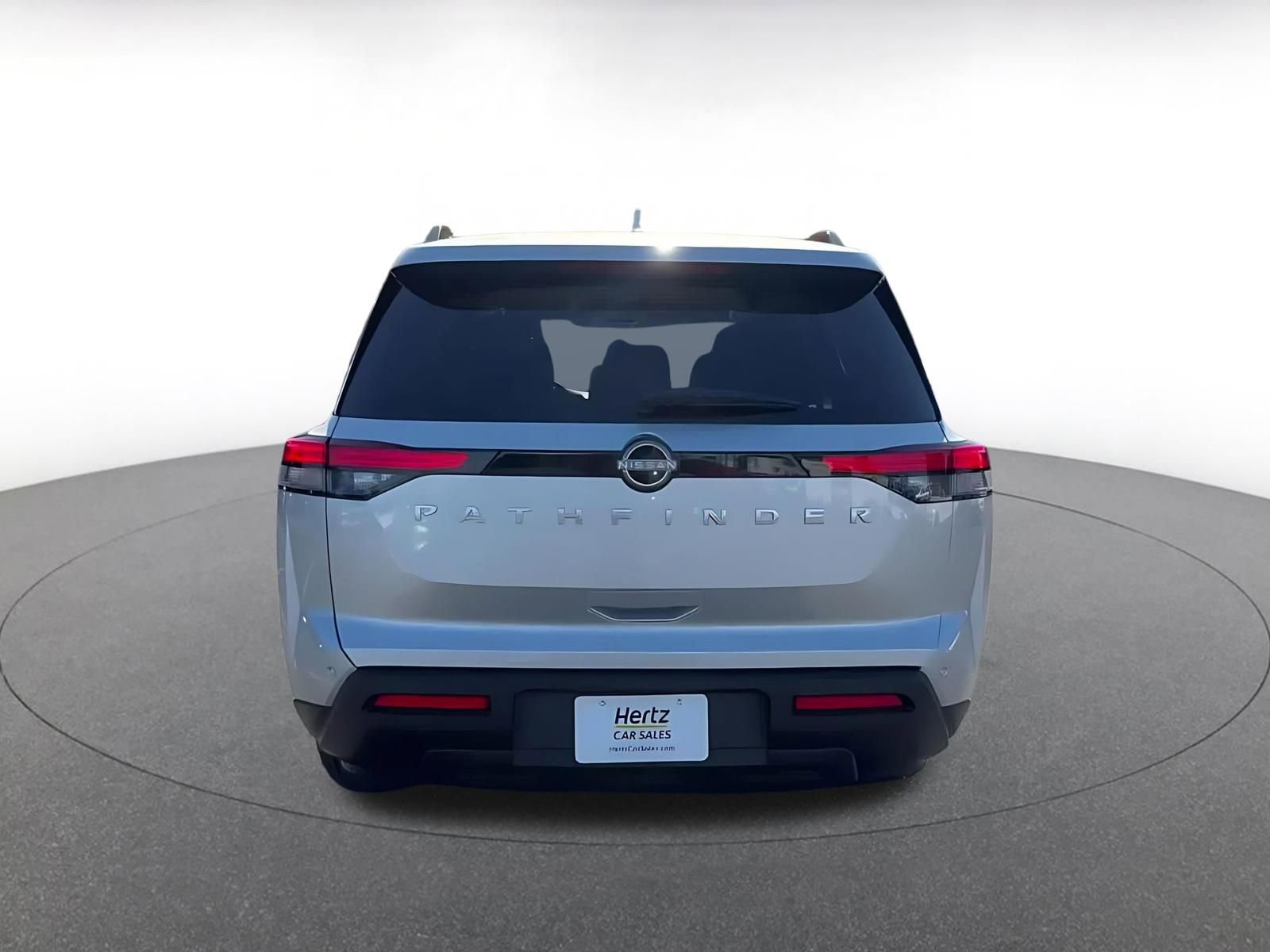Used 2025 Nissan Pathfinder SV image 12