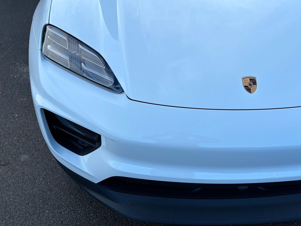 New 2025 Porsche Macan 4S Electric image 21