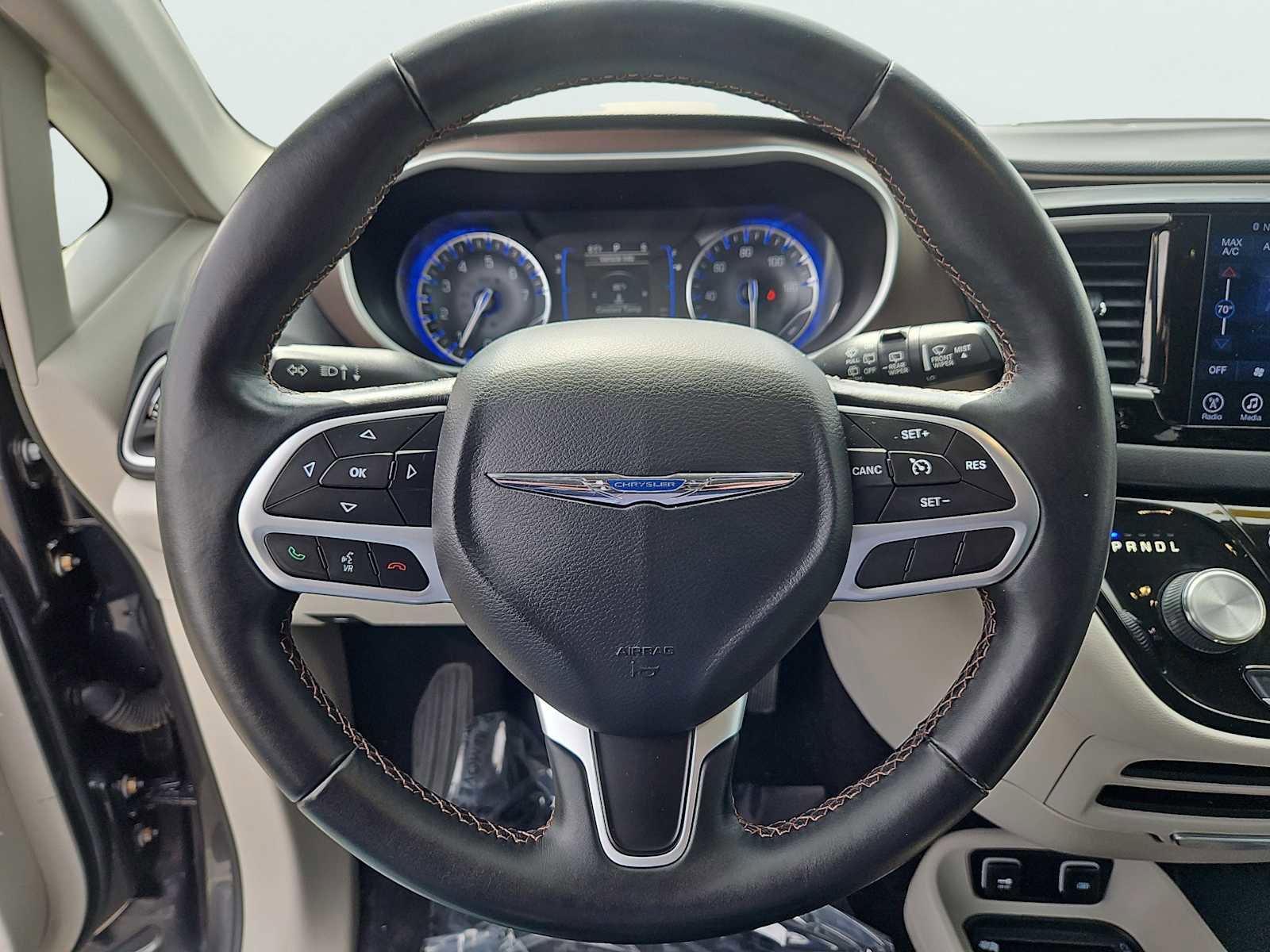 Used 2017 Chrysler Pacifica Touring-L image 28