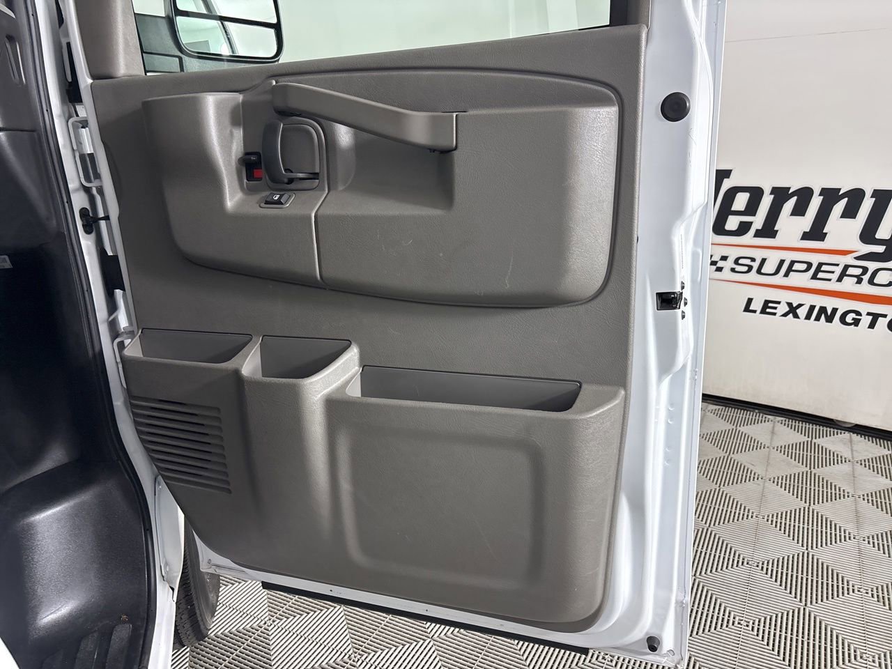 Used 2023 Chevrolet Express 3500 LS image 21