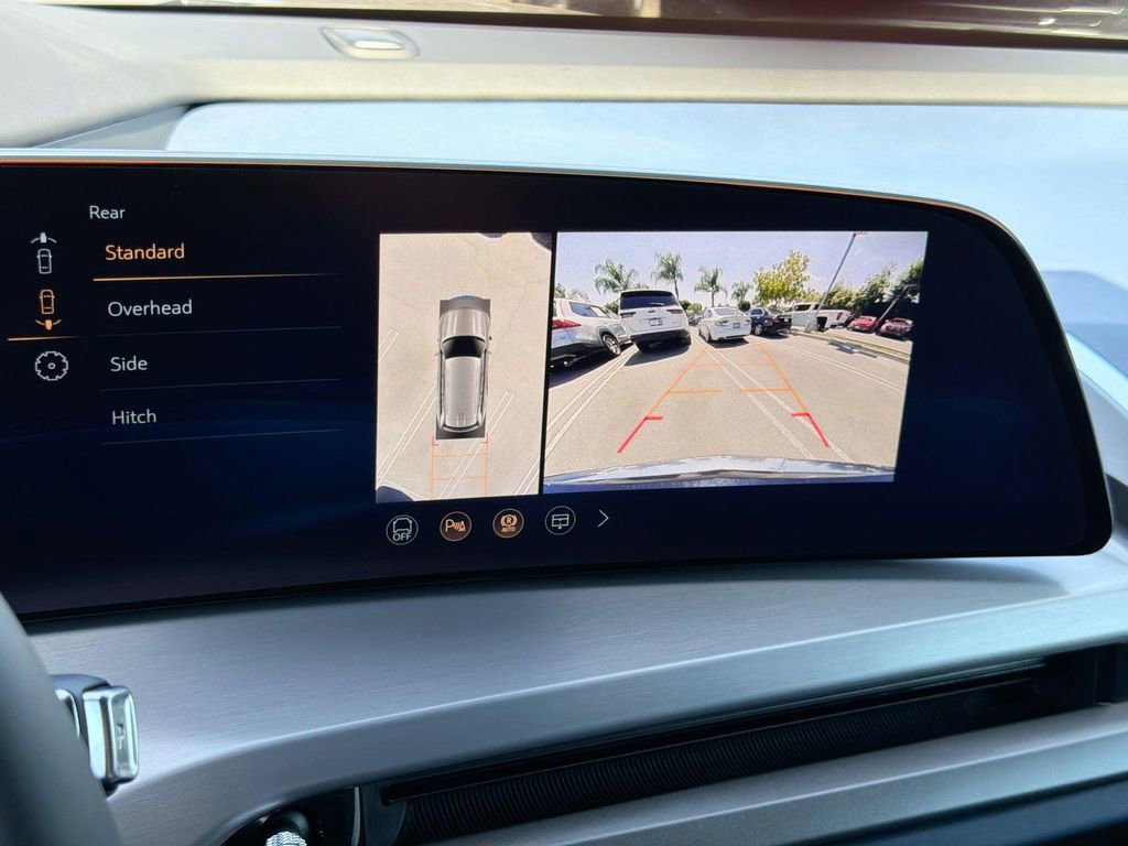 Certified 2026 Cadillac Vistiq Premium Luxury AWD/4WD image 14