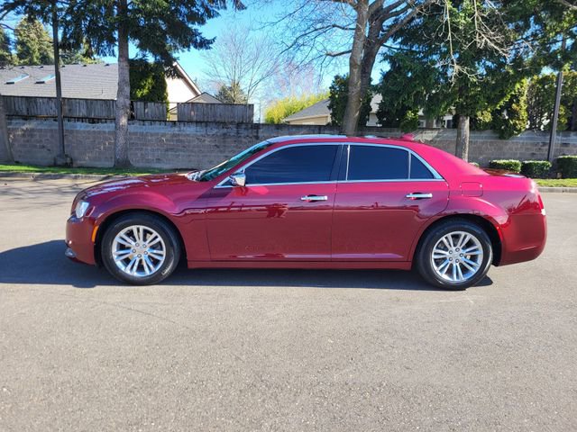 Used 2017 Chrysler 300 C image 2