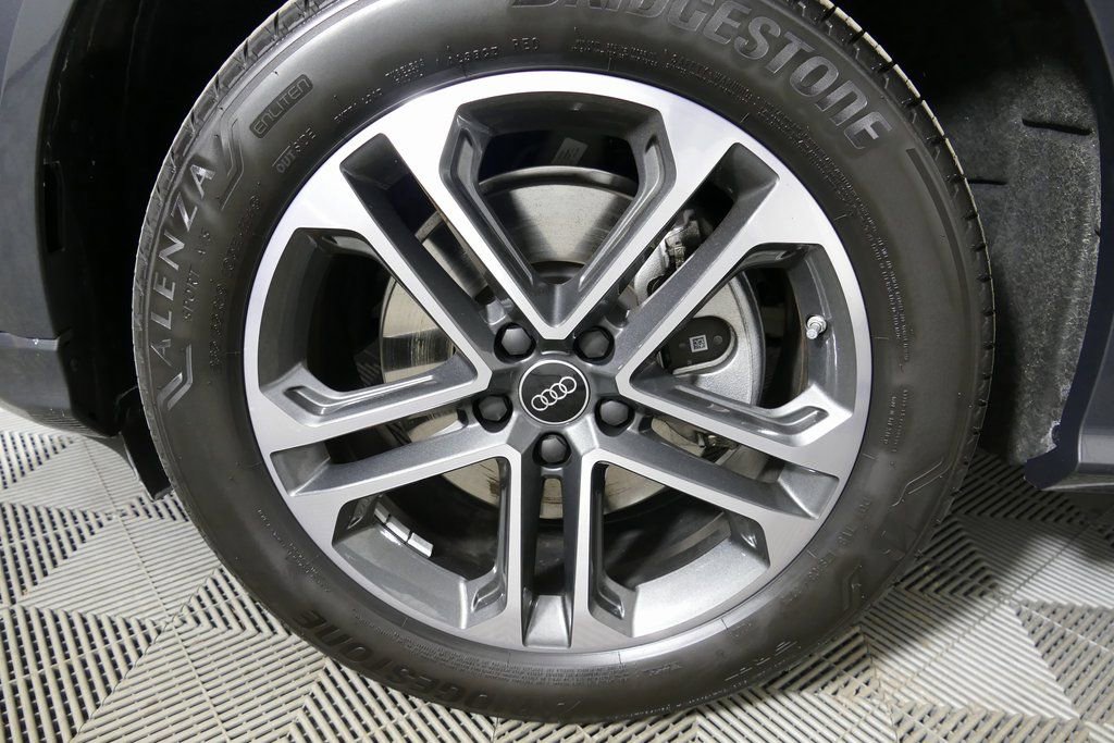 Certified 2025 Audi Q5 Premium Plus w/ Premium Plus image 9