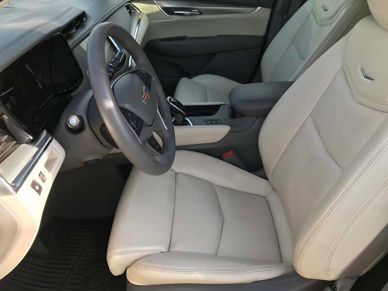 Used 2017 Cadillac XT5 Premium Luxury w/ Driver Assist Package image 11