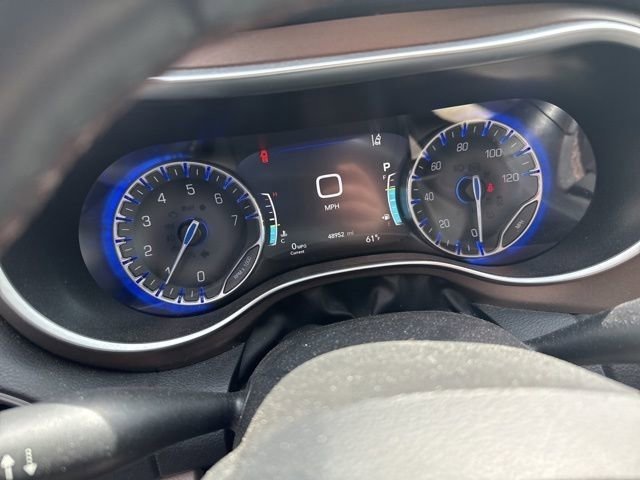 Used 2017 Chrysler Pacifica Touring-L Plus w/ Advanced Safetytec Group image 16