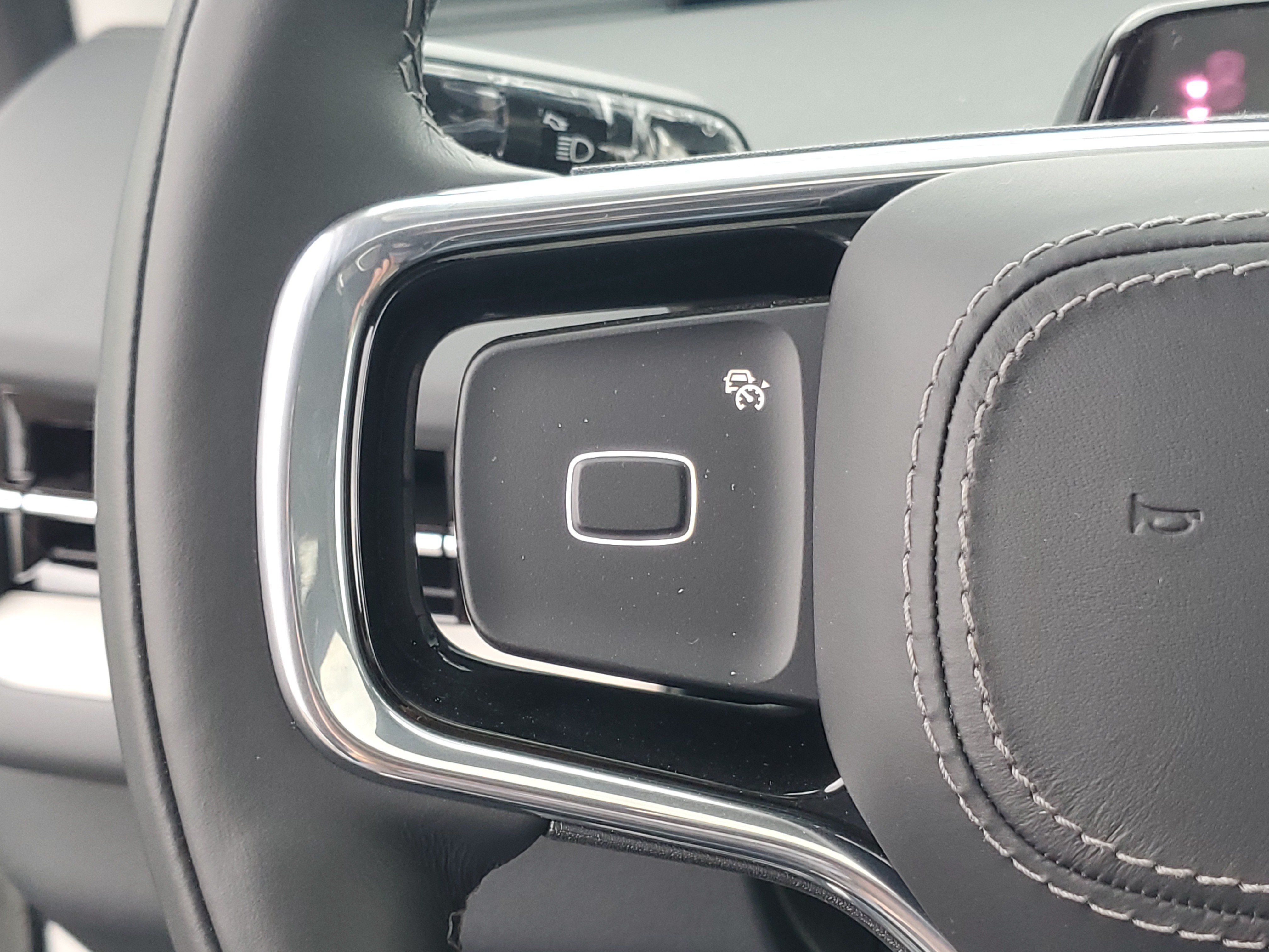 New 2026 Lincoln Navigator Reserve AWD/4WD image 16