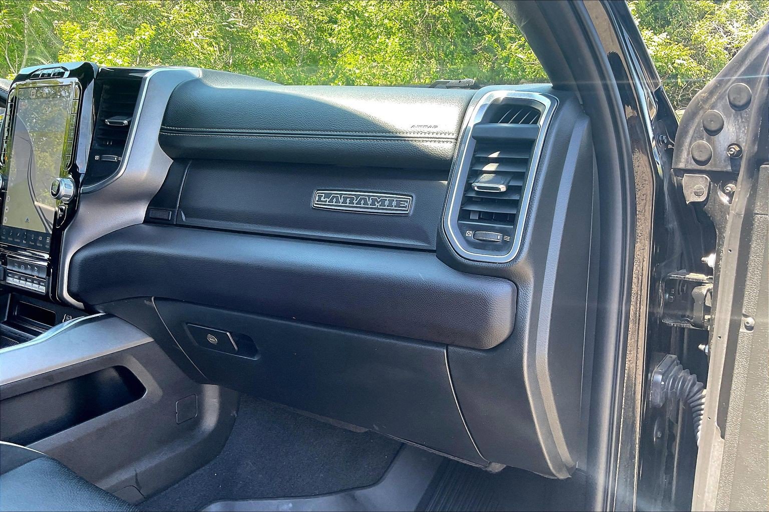 Used 2023 RAM 2500 Laramie AWD/4WD image 14