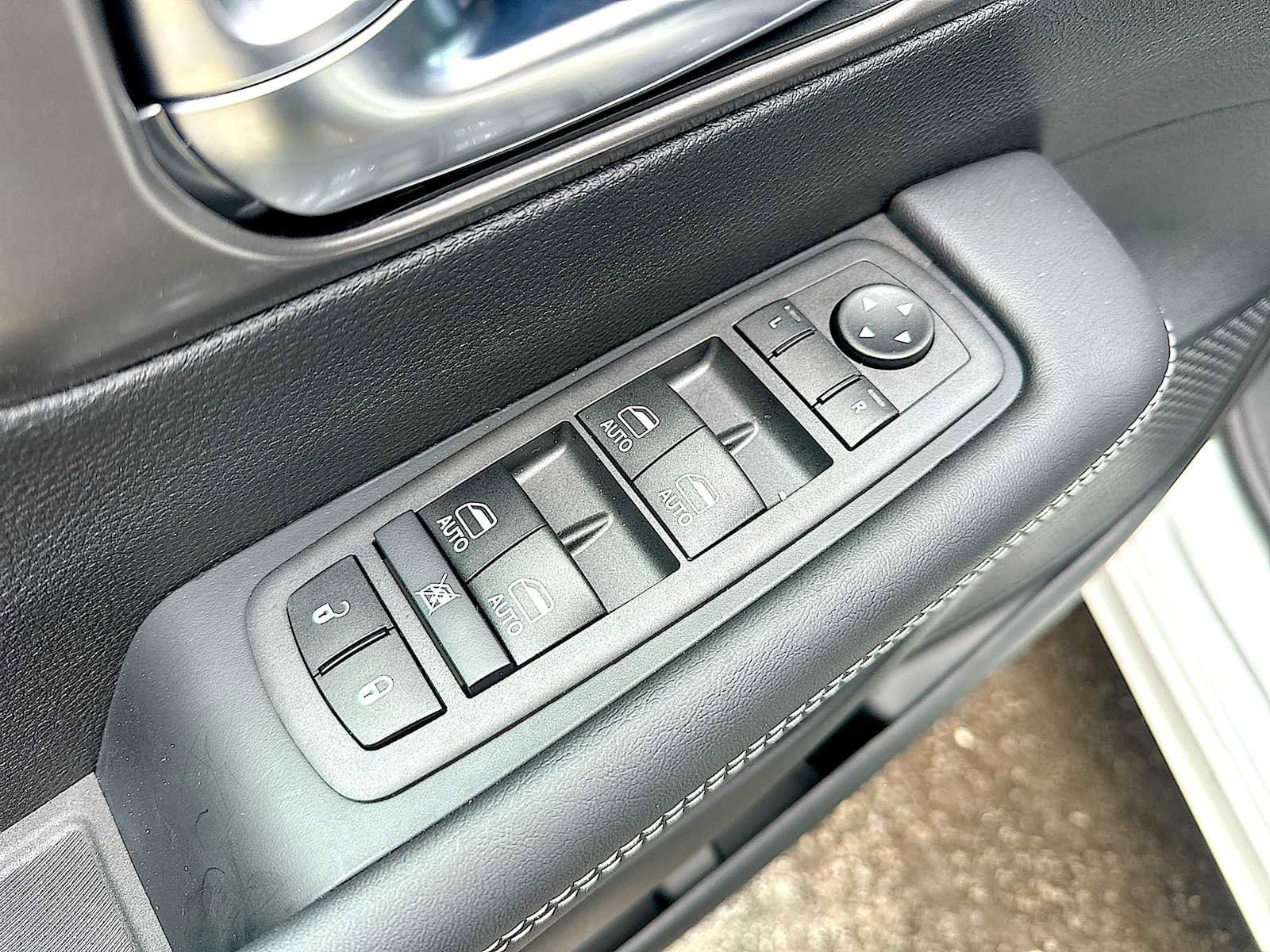 New 2026 Chrysler Voyager LX image 15