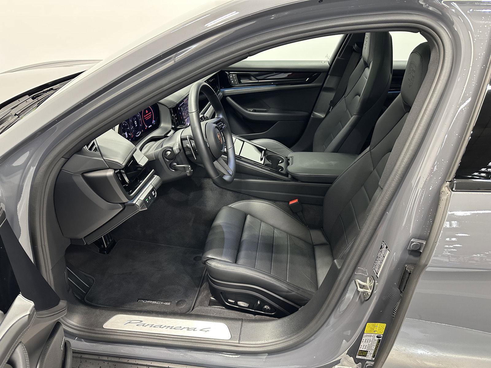 Used 2025 Porsche Panamera 4 image 17