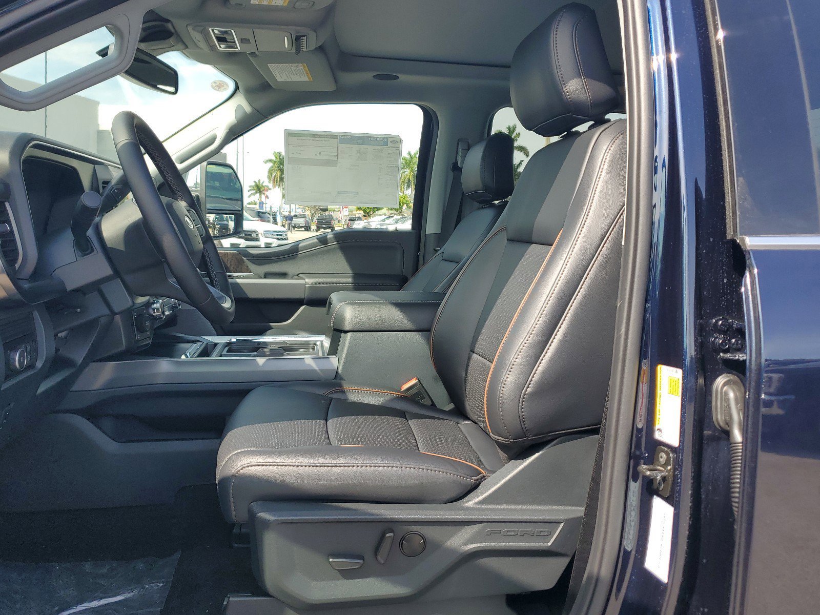 New 2025 Ford F350 Lariat w/ Lariat Ultimate Package image 9